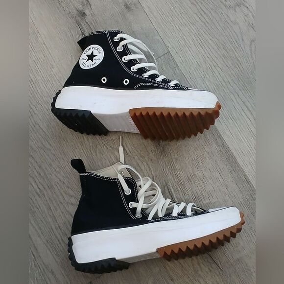 Converse Chuck Taylor Classic Black and White - Picture 1 of 4